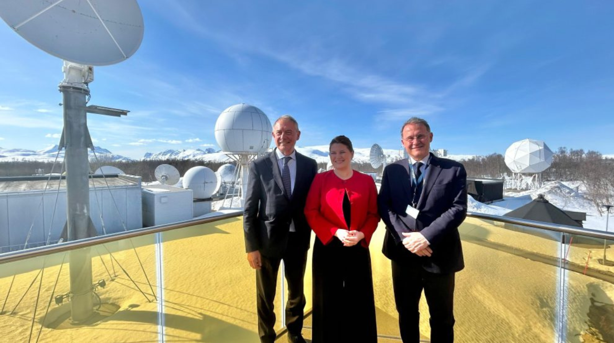 Italie et Norvège renforcent leur coopération pour la chaîne d'approvisionnement durable, l'économie spatiale et les matières premières critiques.